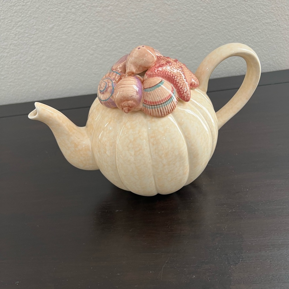 Vintage Fitz and Floyd Cream Seashell Caribbean Teapot w/ lid - Picture 4 of 8